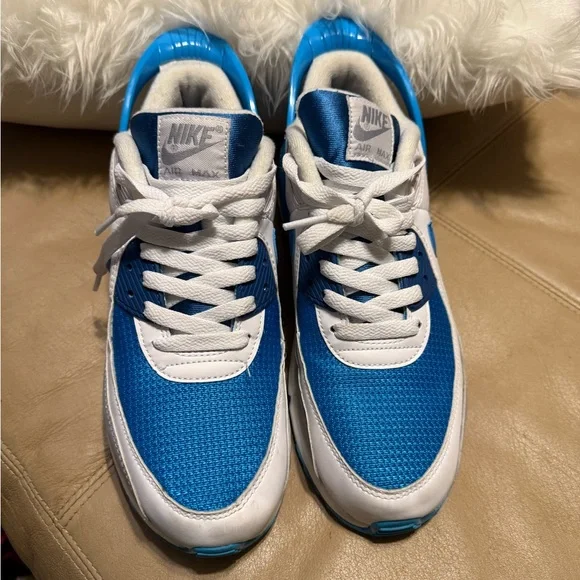 🎈🎈BOGO 1/2 Nike Kids Sneakers - Blue, White, and Gray🎈🎉 - Picture 4 of 6
